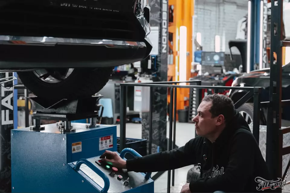 Новое оборудование в Fat Tony: вибростенды для высокоточной диагностики подвески!